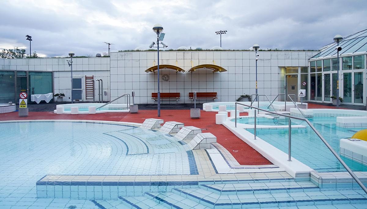Hot tubs at Árbæjarlaug
