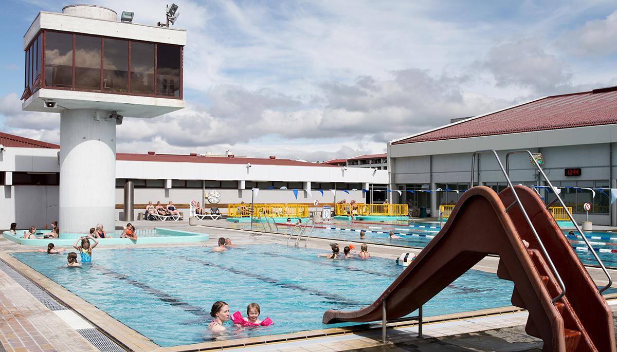Children's pool and small slide at Breiðholtslaug