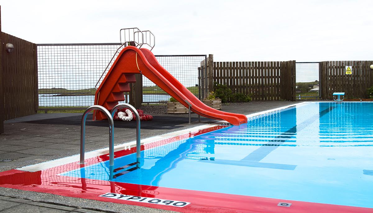 Children's slide at Klébergslaug