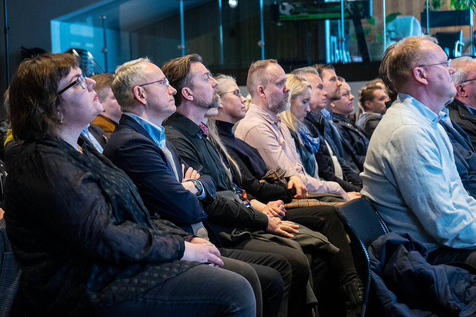 Fjölmennt var á fundi um uppbyggingu íbúðahúsnæðis í Tjarnarsal.