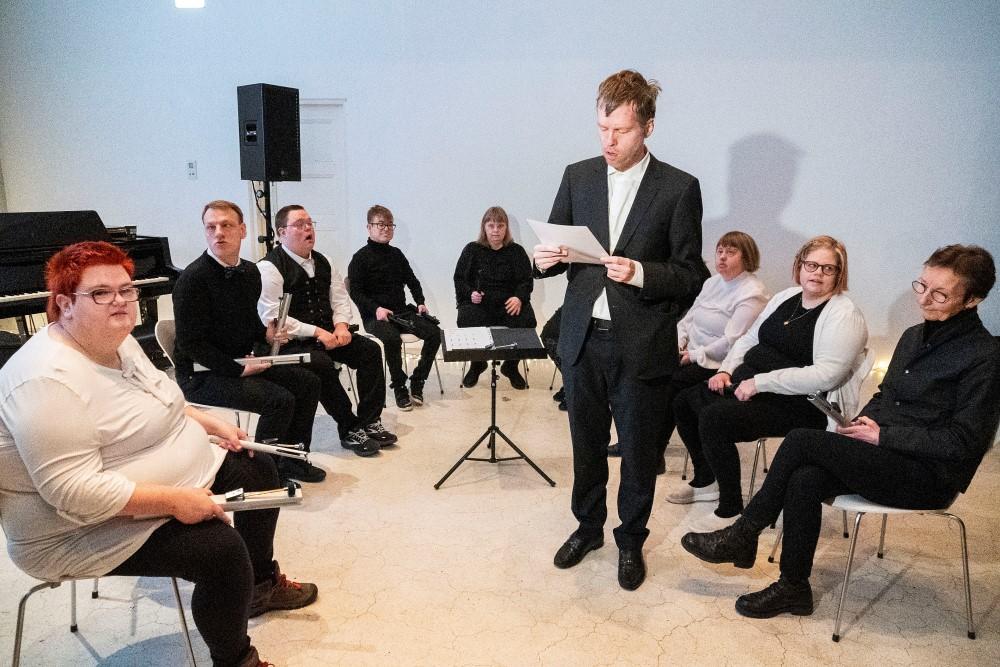 Bjöllukór Tónstofu Valgerðar á afhendingu Kærleikskúlunnar 2022 í Listasafni Reykjavíkur.