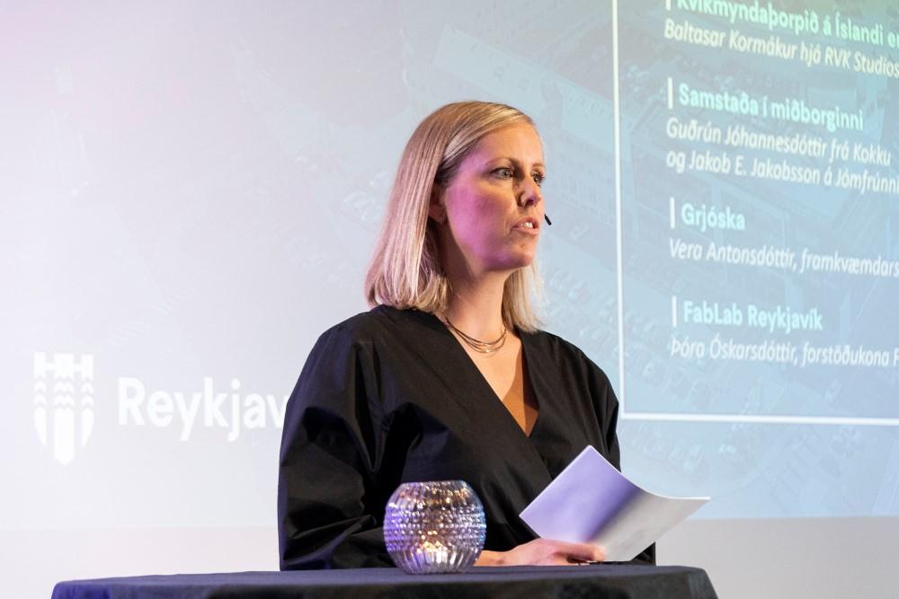 Hulda Hallgrímsdóttir addresses the audience during the 2023 Economic and Urban Development meeting.
