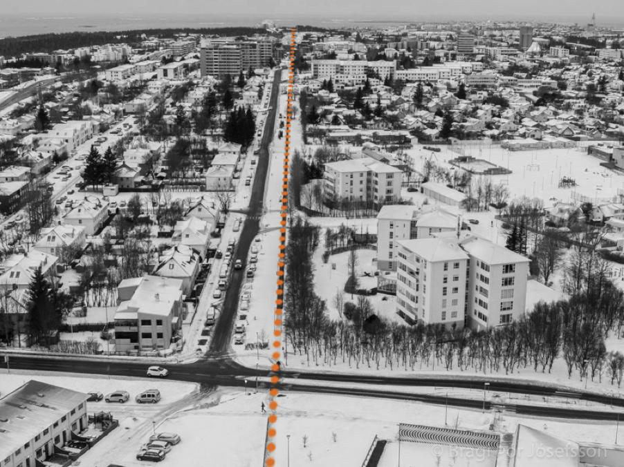Photo showing the hot water main conduit route from Réttarholtvegur toward Öskjuhlíð.