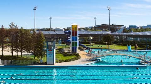 Overview of outdoor facilities at Laugardalslaug