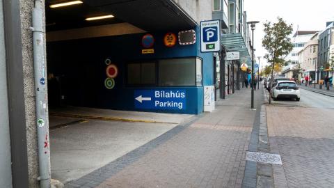 The change promotes more efficient use of parking garages in the city center.
